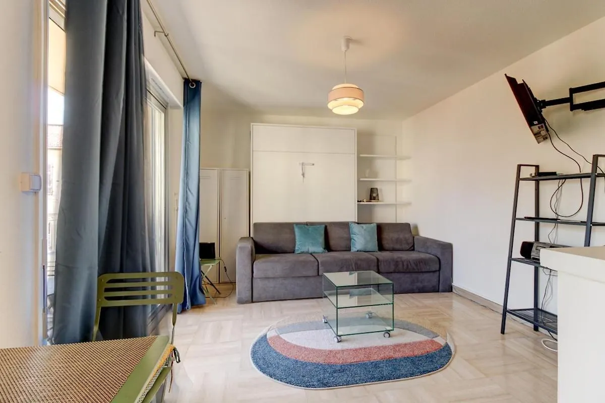 Cozy Studio Apt With Balcony Close To Garibaldi ニース アパート